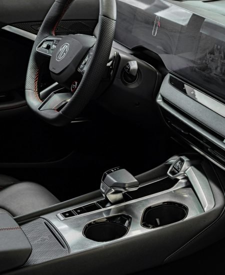 mg car stairing black